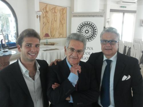 Il Prof. Frontera con Mimmo e Giovanni Monizzi